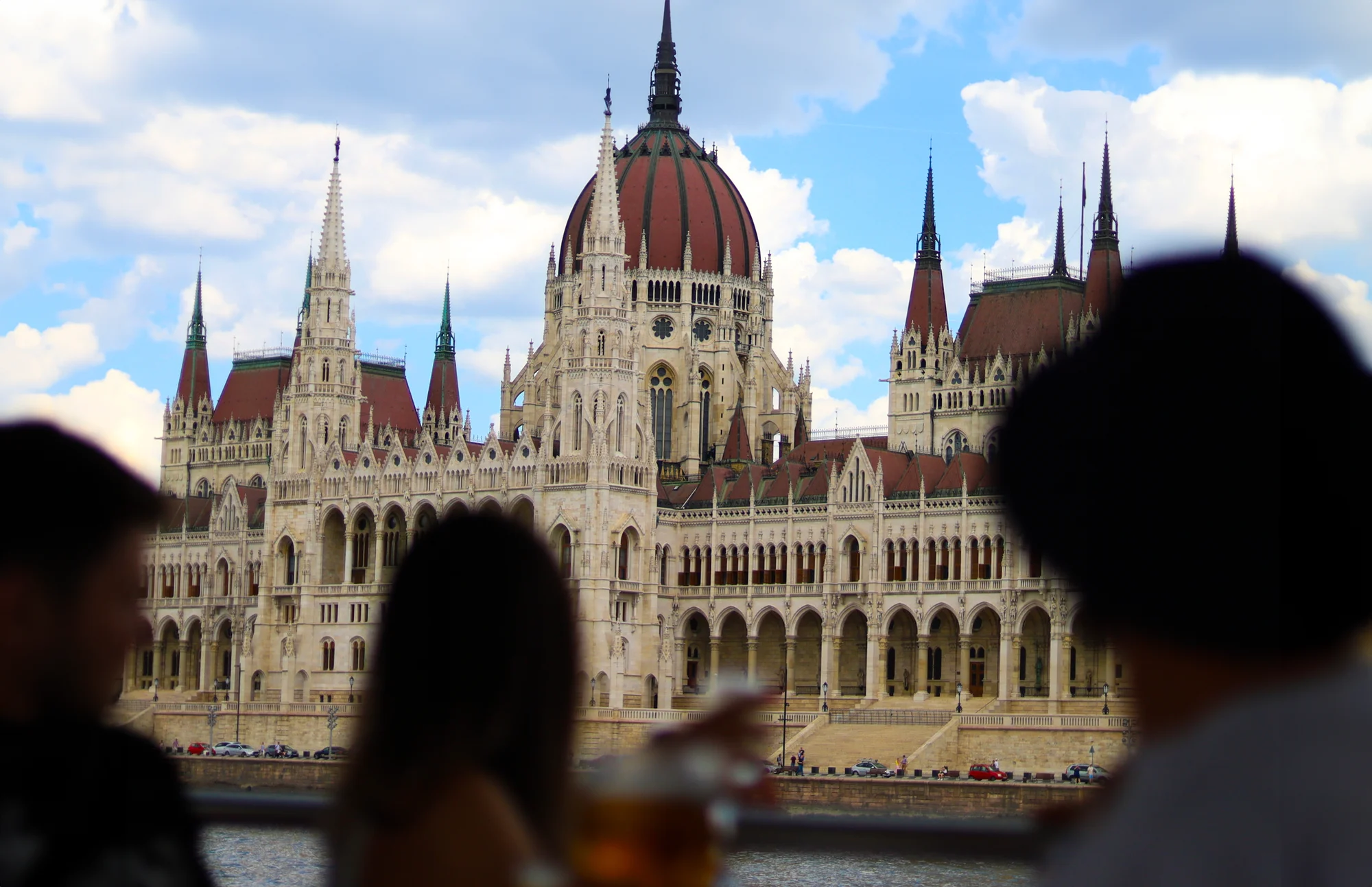 Pohádková Budapešť: vyhlídková plavba po Dunaji i varianty s pizzou, nápoji a folklorním programem