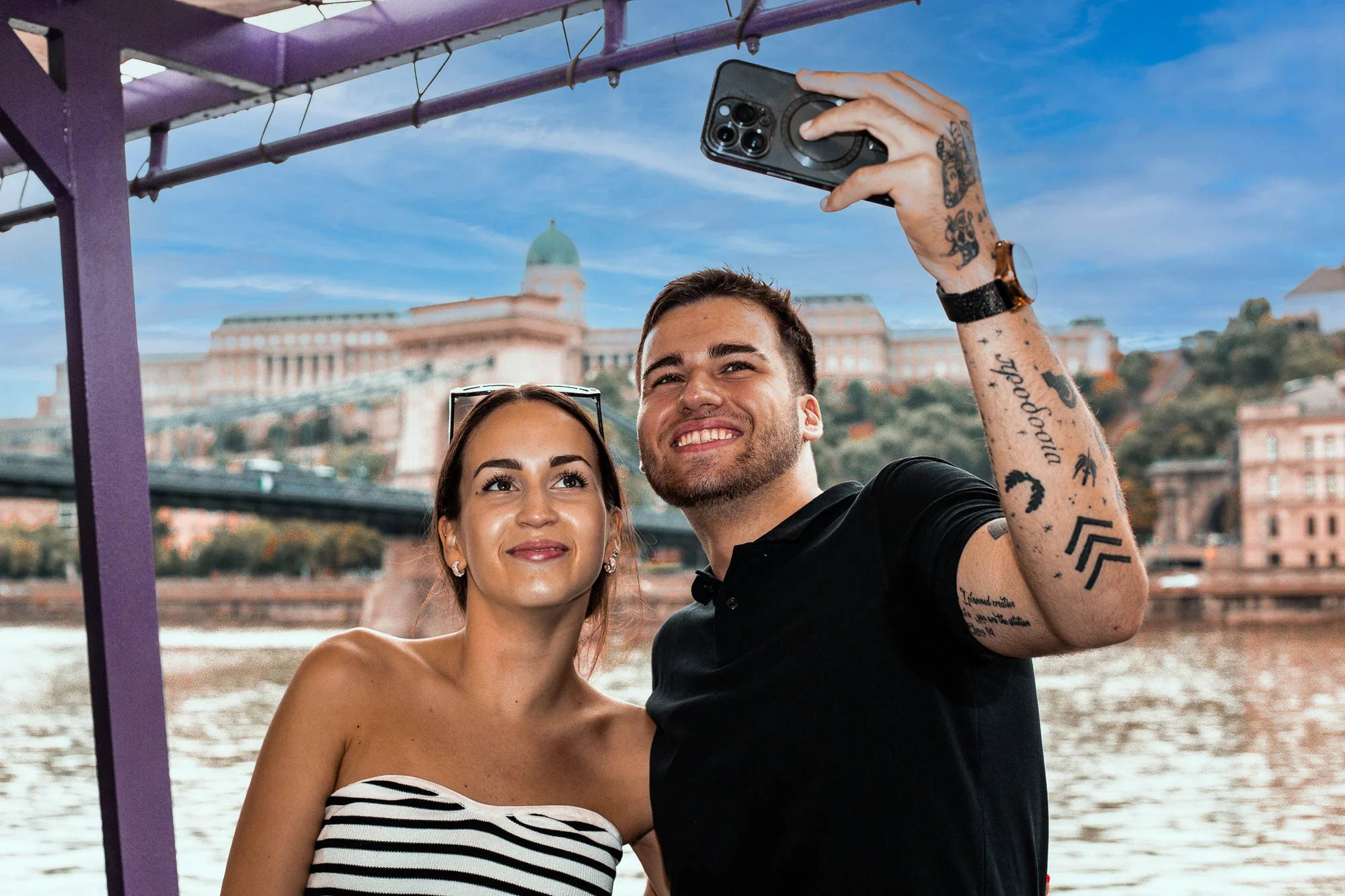 Pohádková Budapešť: vyhlídková plavba po Dunaji i varianty s pizzou, nápoji a folklorním programem