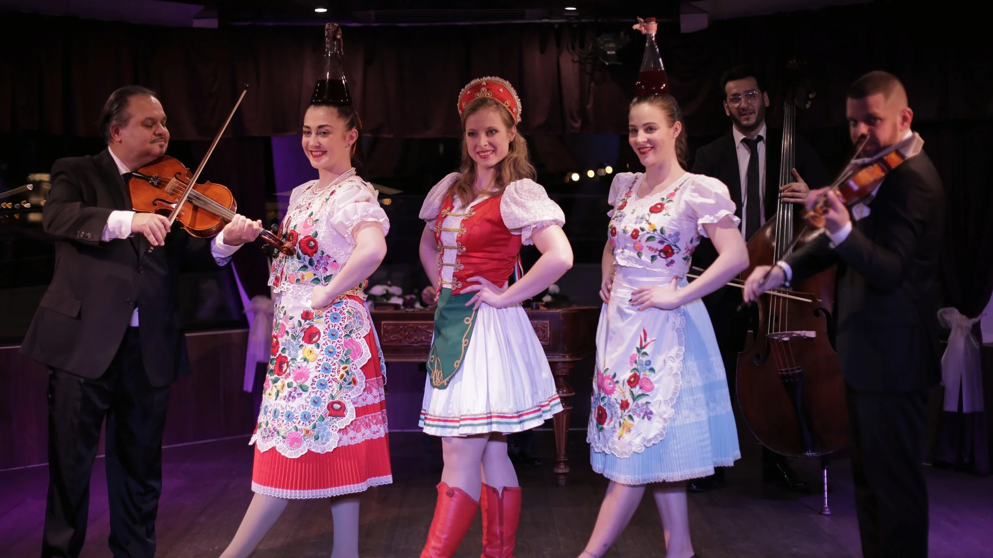 Pohádková Budapešť: vyhlídková plavba po Dunaji i varianty s pizzou, nápoji a folklorním programem