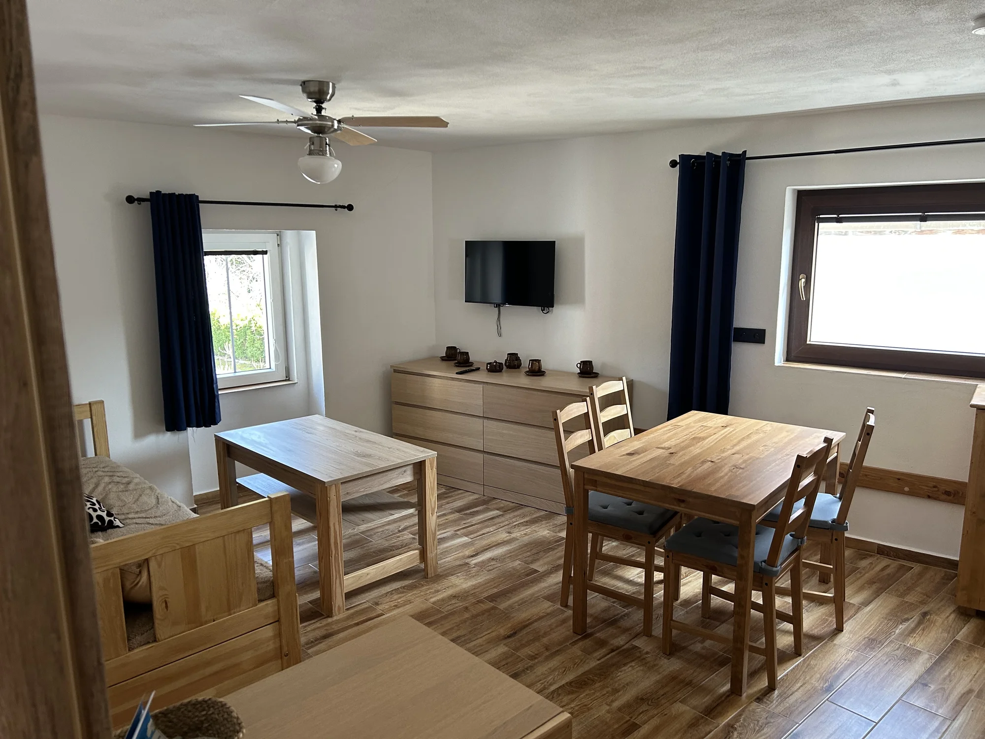 Penzion s půjčovnou raftů: apartmány až pro 7 osob, vč. kuchyně a zahrady s ohništěm, 9 km od Lipna