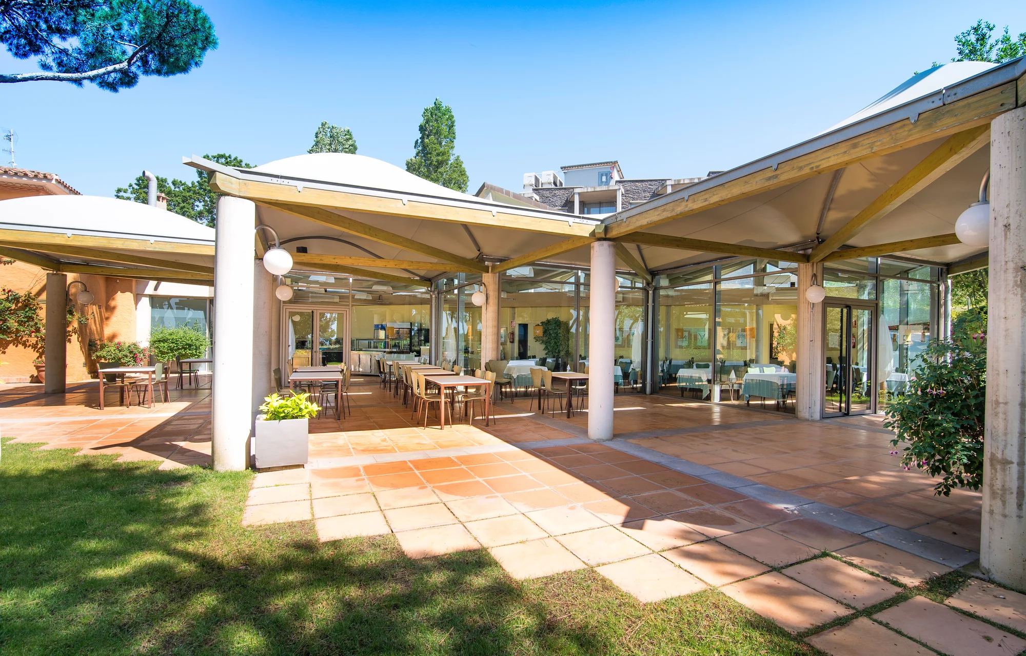 Rodinná dovolená na španělském pobřeží: 4* apartmány s polopenzí, bazén, animační program