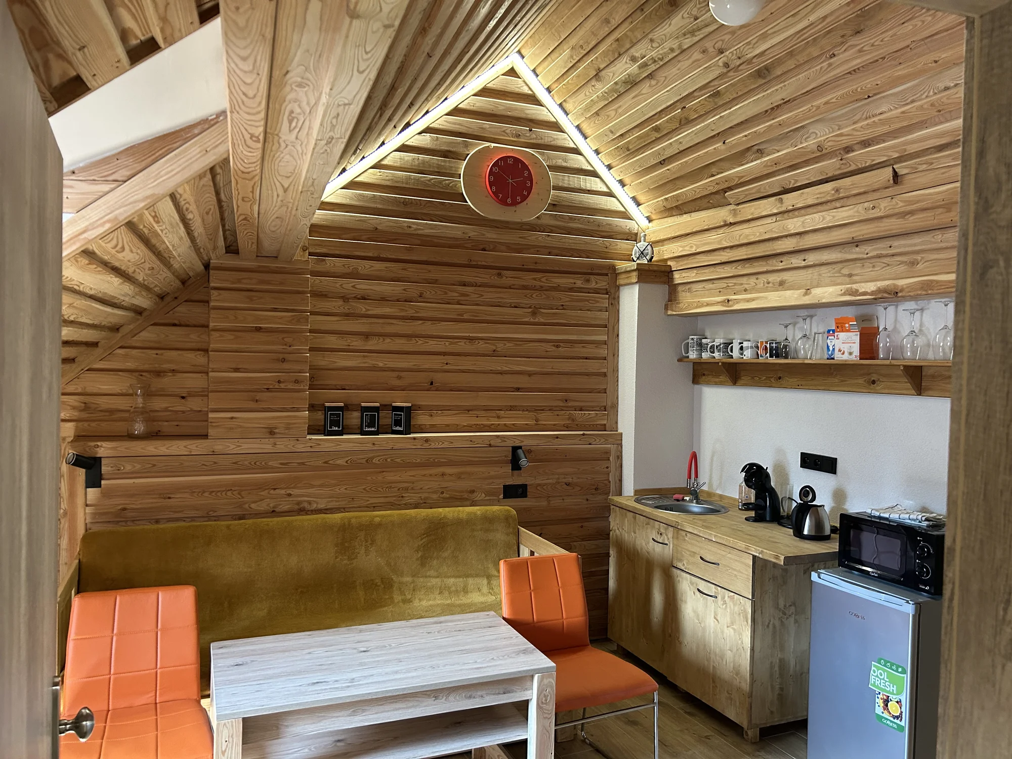 Penzion s půjčovnou raftů: apartmány až pro 7 osob, vč. kuchyně a zahrady s ohništěm, 9 km od Lipna