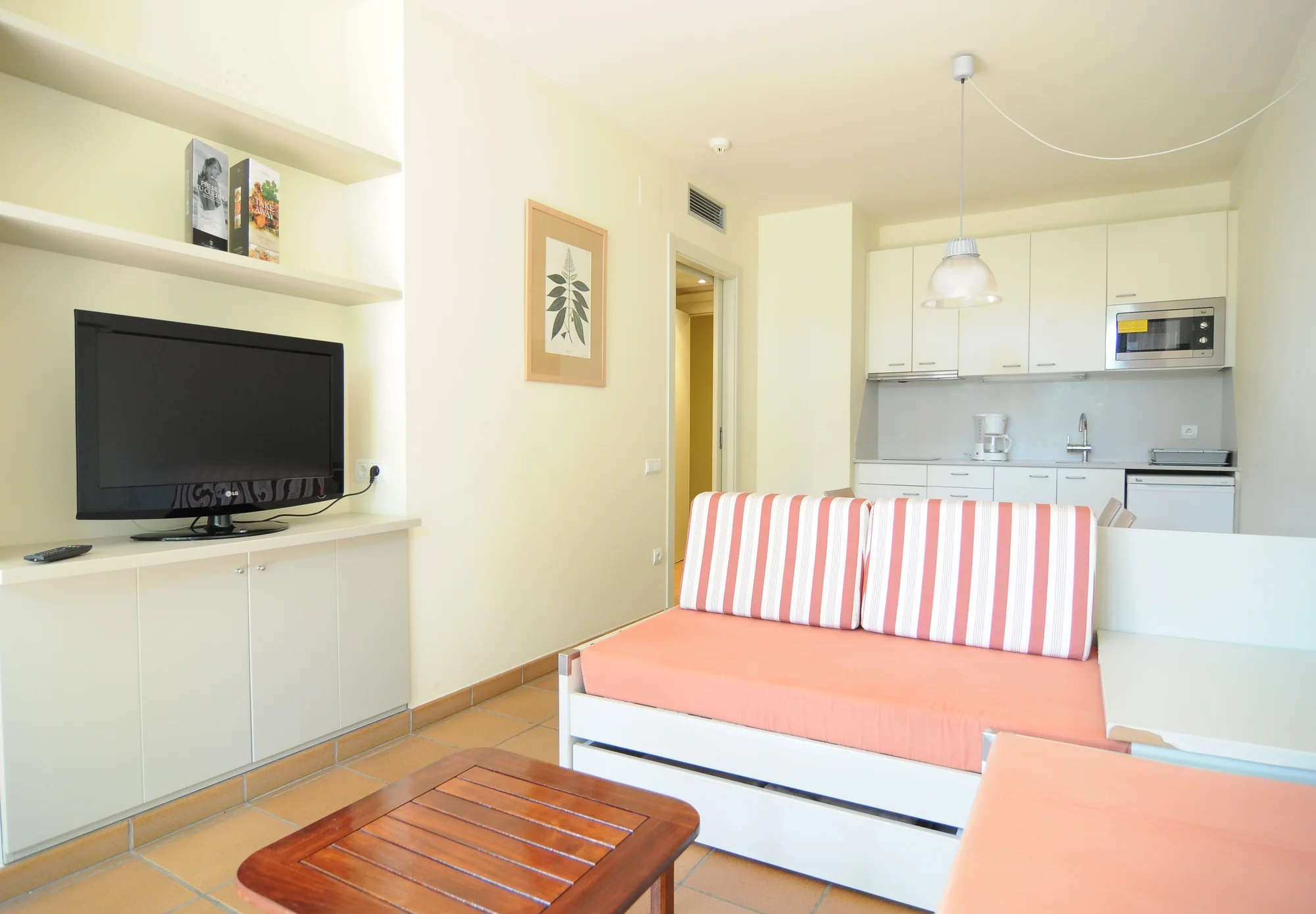 Rodinná dovolená na španělském pobřeží: 4* apartmány s polopenzí, bazén, animační program