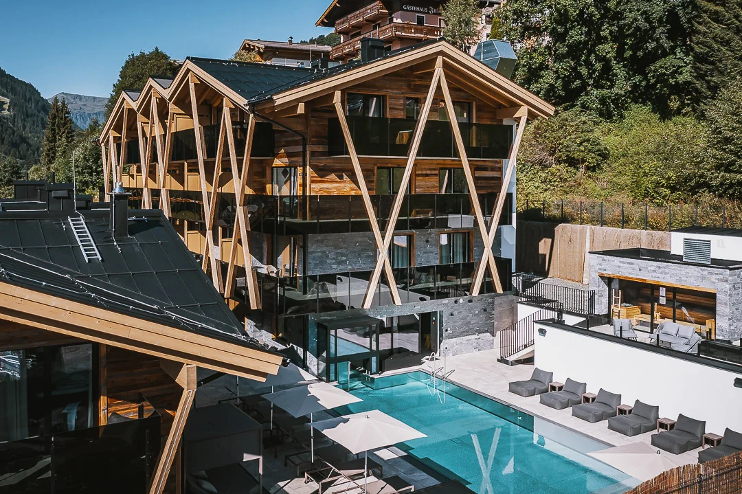 Saalbach-Hinterglemm: neomezeně wellness, polopenze, karta výhod i možnost apartmá se saunou