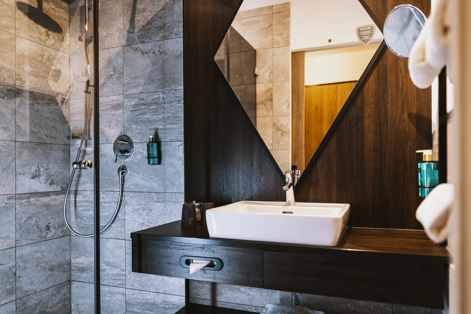 Saalbach-Hinterglemm: neomezeně wellness, polopenze, karta výhod i možnost apartmá se saunou