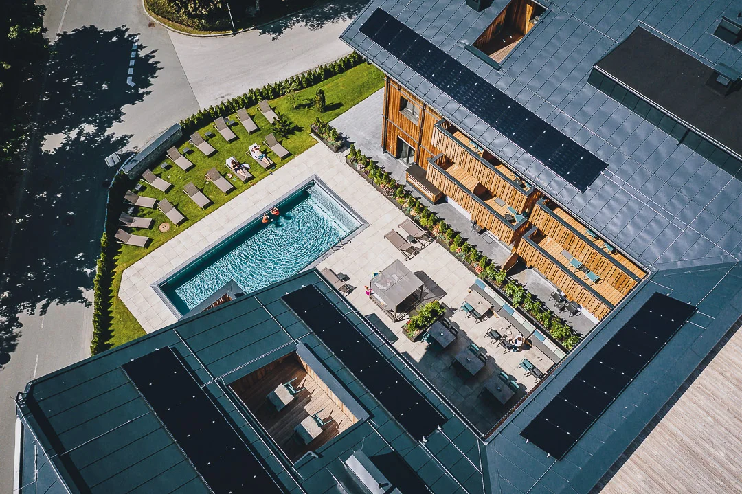 Nový wellness resort v Zell am See: bazén a sauny neomezeně, polopenze i karta výhod