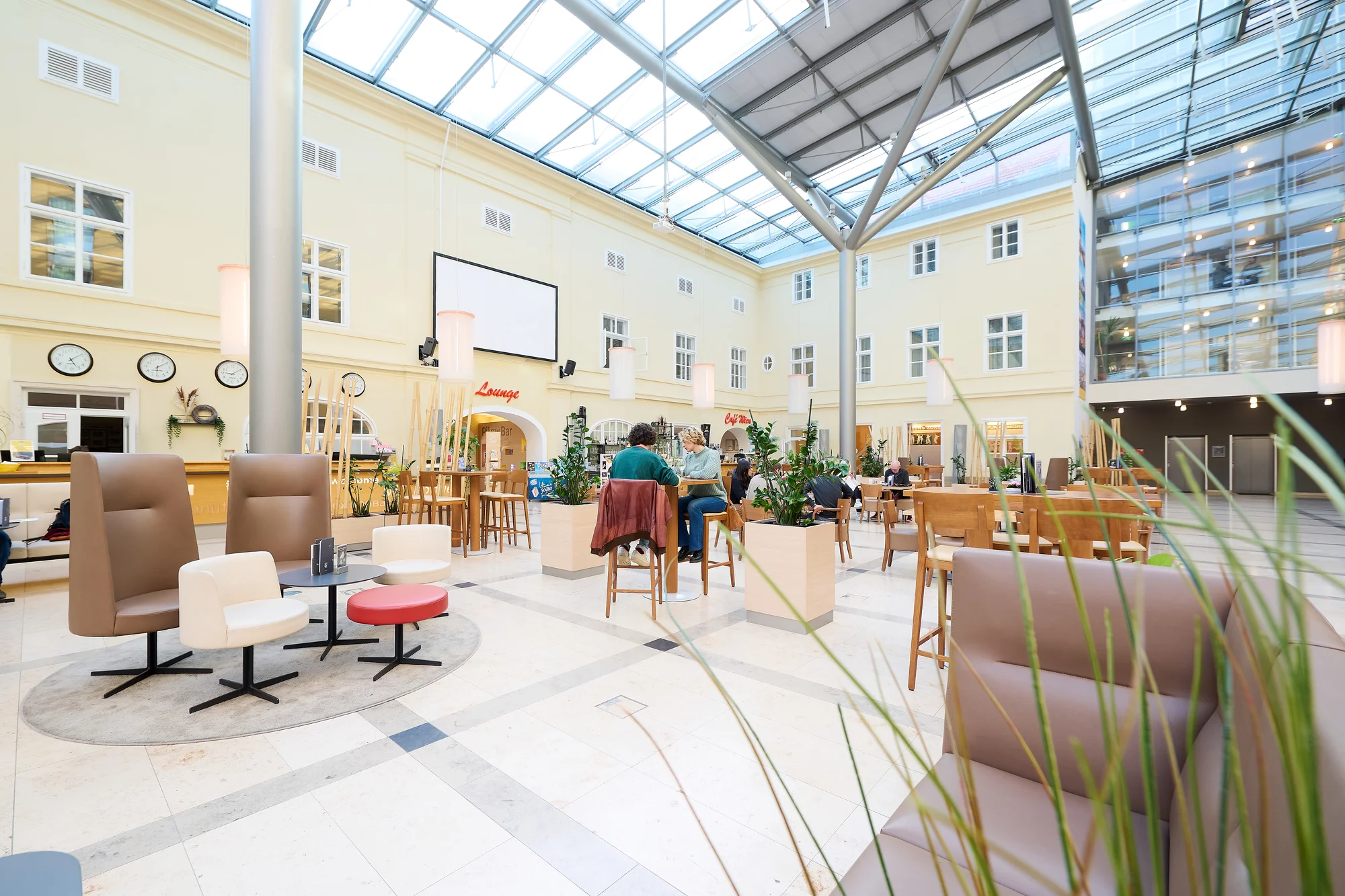 Poznejte Vídeň: 4* hotel v širším centru, snídaně, výlety do zoo i muzea iluzí