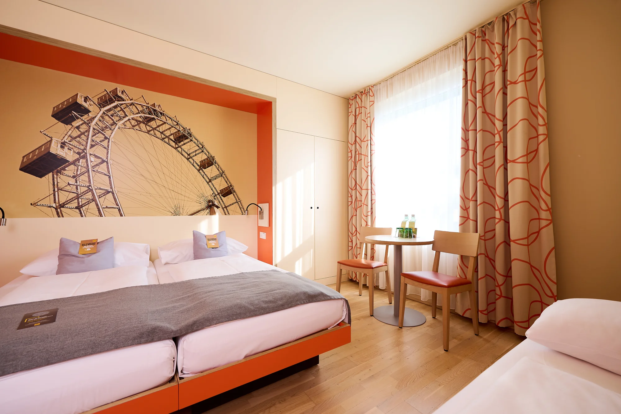 Poznejte Vídeň: 4* hotel v širším centru, snídaně, výlety do zoo i muzea iluzí