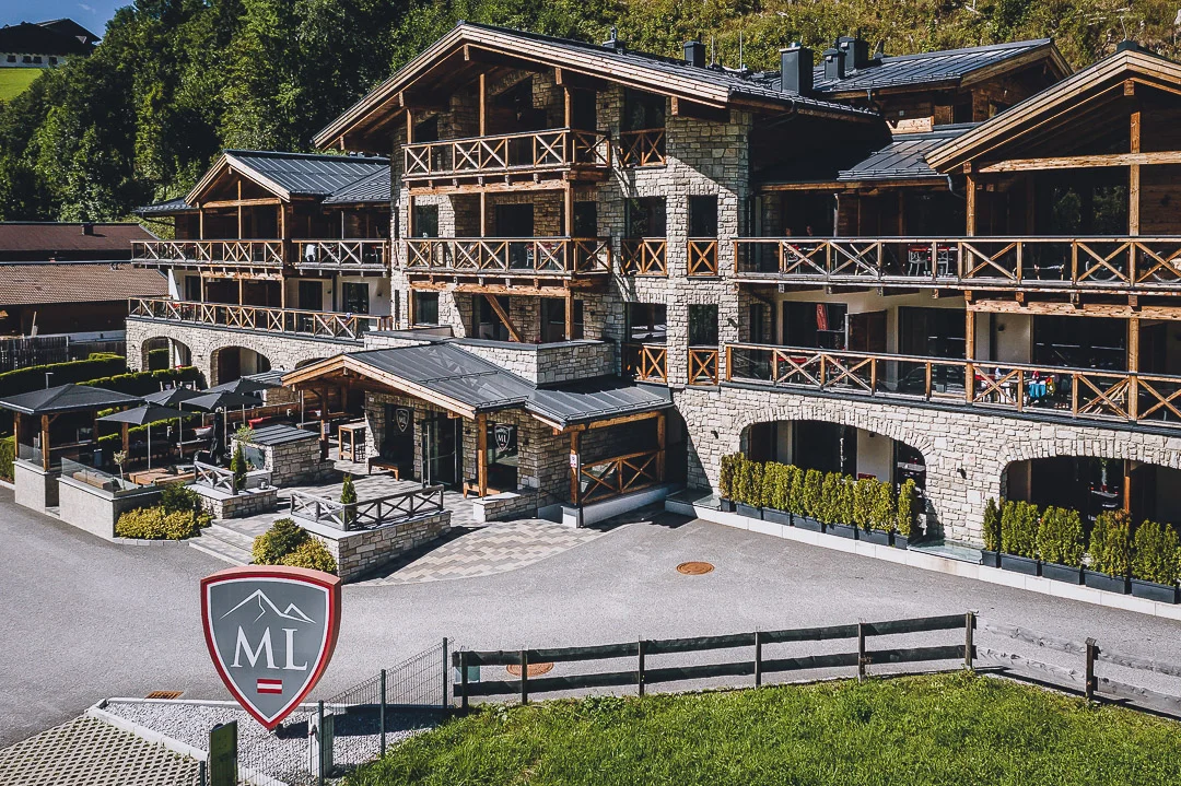 Dovolená v Saalbachu: moderní 4* apartmány v alpském stylu, snídaně, karta výhod