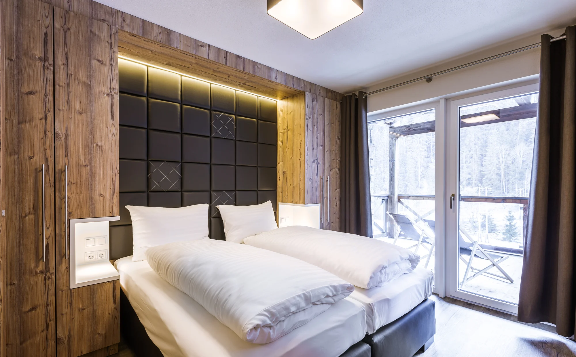 Dovolená v Saalbachu: moderní 4* apartmány v alpském stylu, snídaně, karta výhod