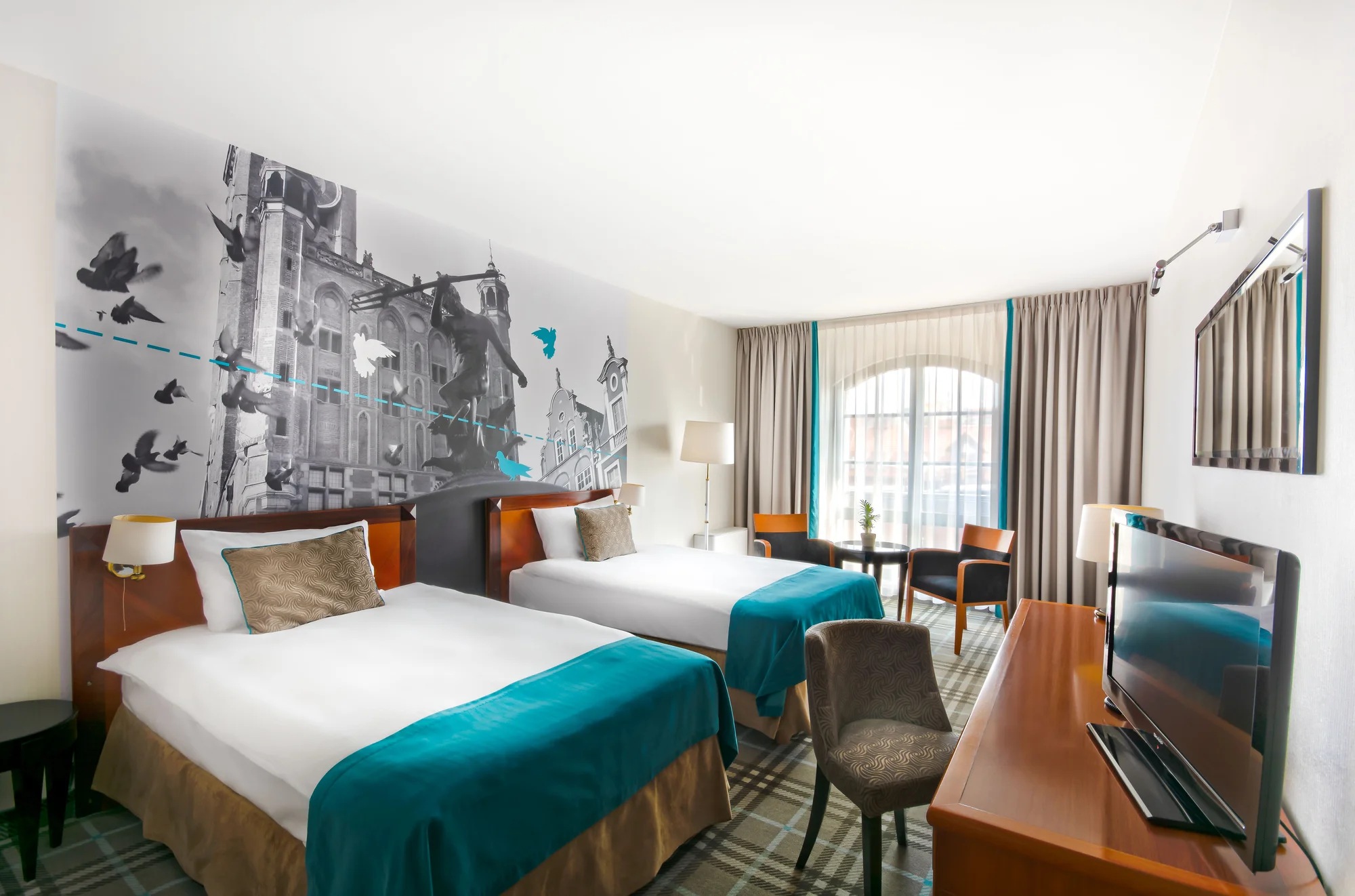 Moderní hotel v centru Gdaňsku, přímo u řeky a starého jeřábu: snídaně a neomezeně sauna
