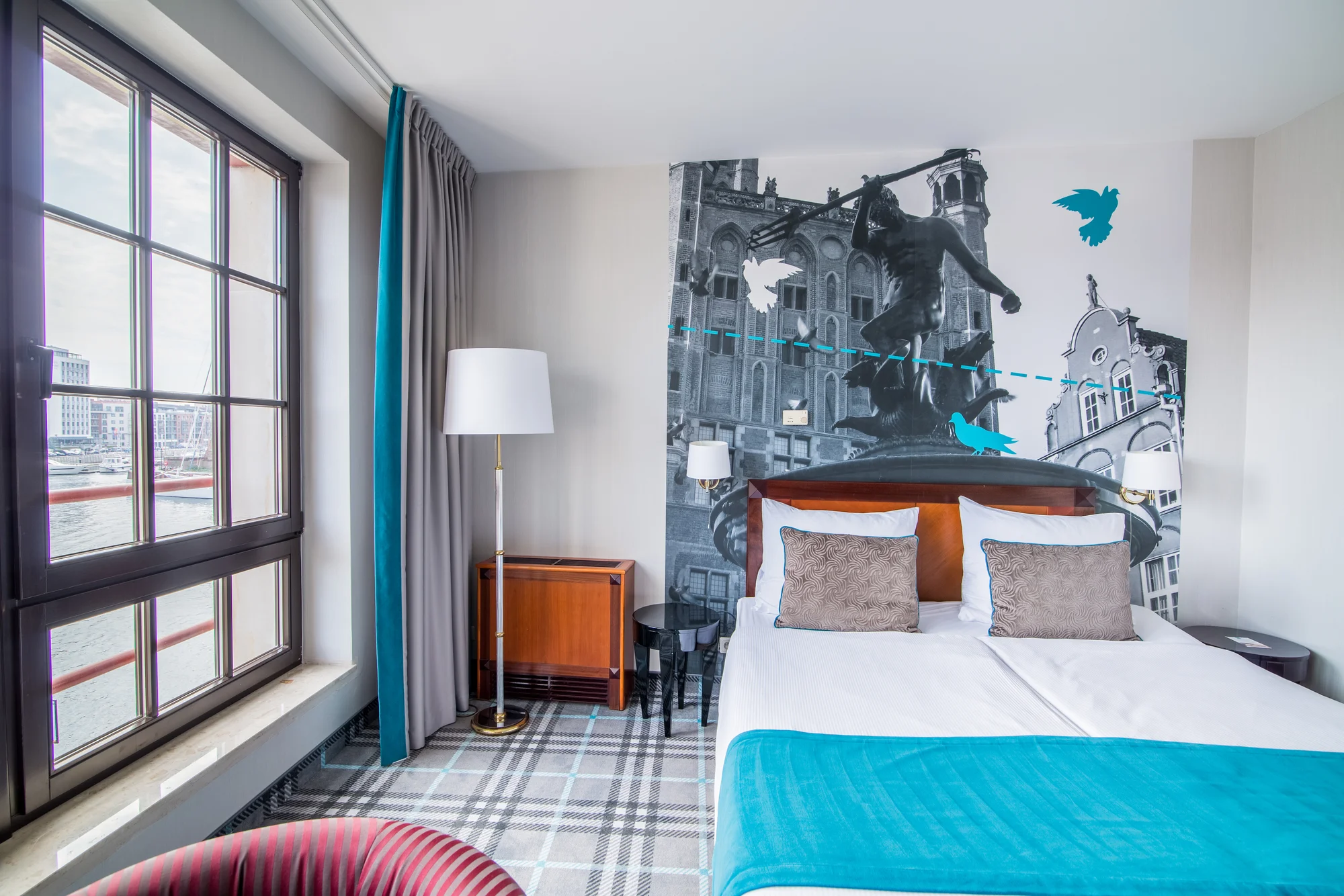 Moderní hotel v centru Gdaňsku, přímo u řeky a starého jeřábu: snídaně a neomezeně sauna
