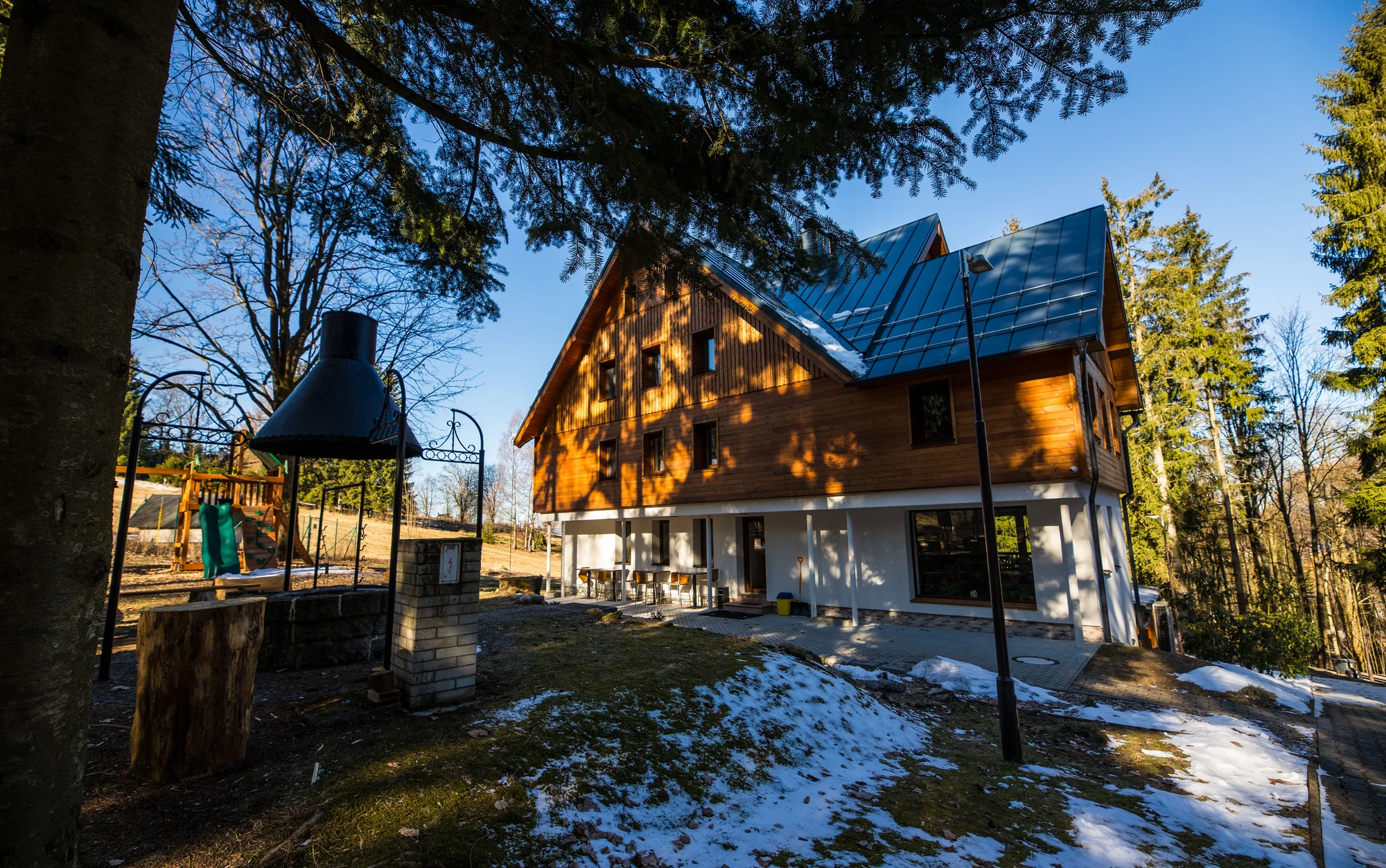 Zbrusu nové apartmány v Jizerských horách: pobyt bez stravy i se snídaní a privátní vířivkou či saunou