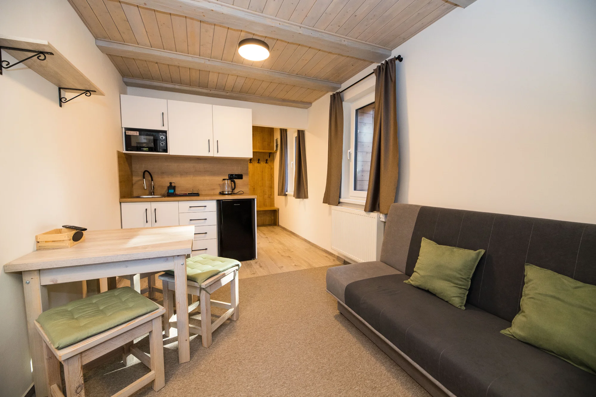 Zbrusu nové apartmány v Jizerských horách: pobyt bez stravy i se snídaní a privátní vířivkou či saunou