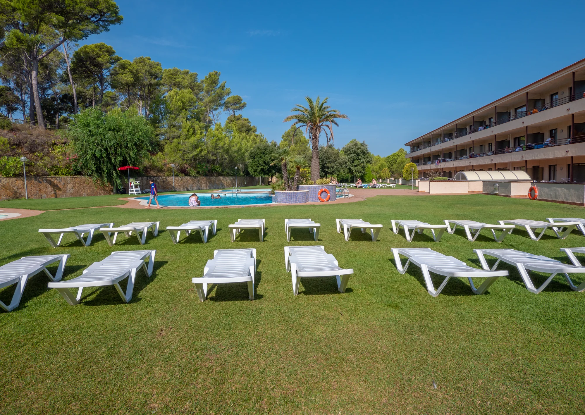 Španělská Costa Brava: příjemný hotel kousek od pláže a neomezeně bazén
