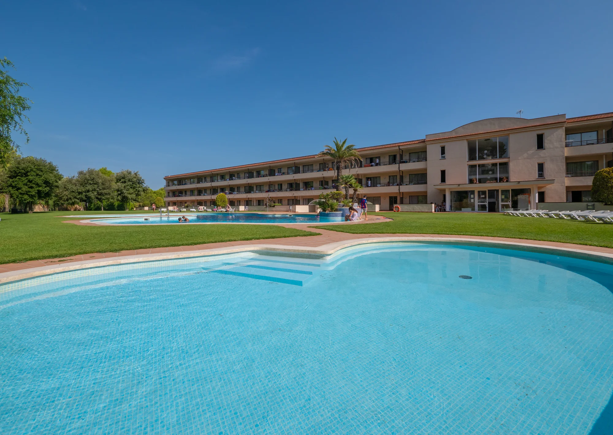 Španělská Costa Brava: příjemný hotel kousek od pláže a neomezeně bazén