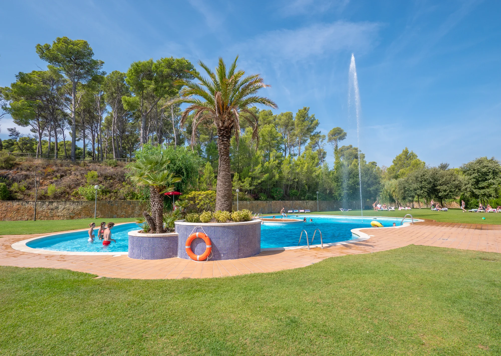 Španělská Costa Brava: příjemný hotel kousek od pláže a neomezeně bazén
