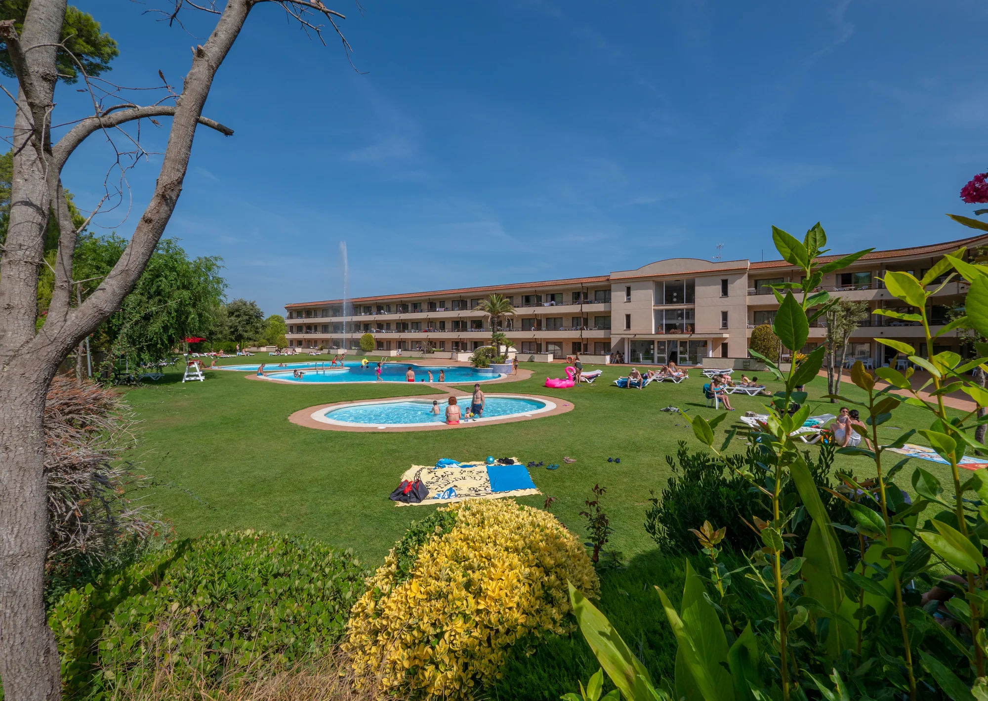 Španělská Costa Brava: příjemný hotel kousek od pláže a neomezeně bazén