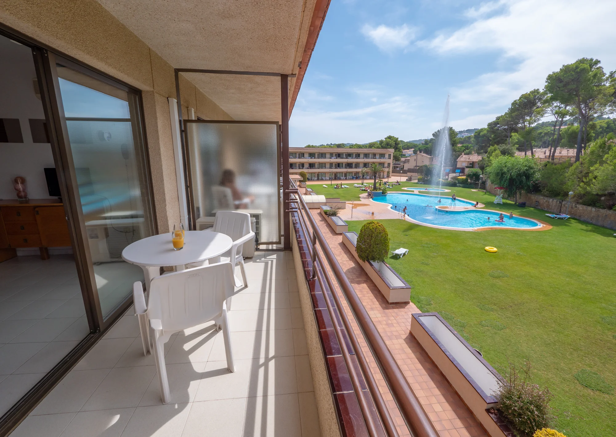 Španělská Costa Brava: příjemný hotel kousek od pláže a neomezeně bazén
