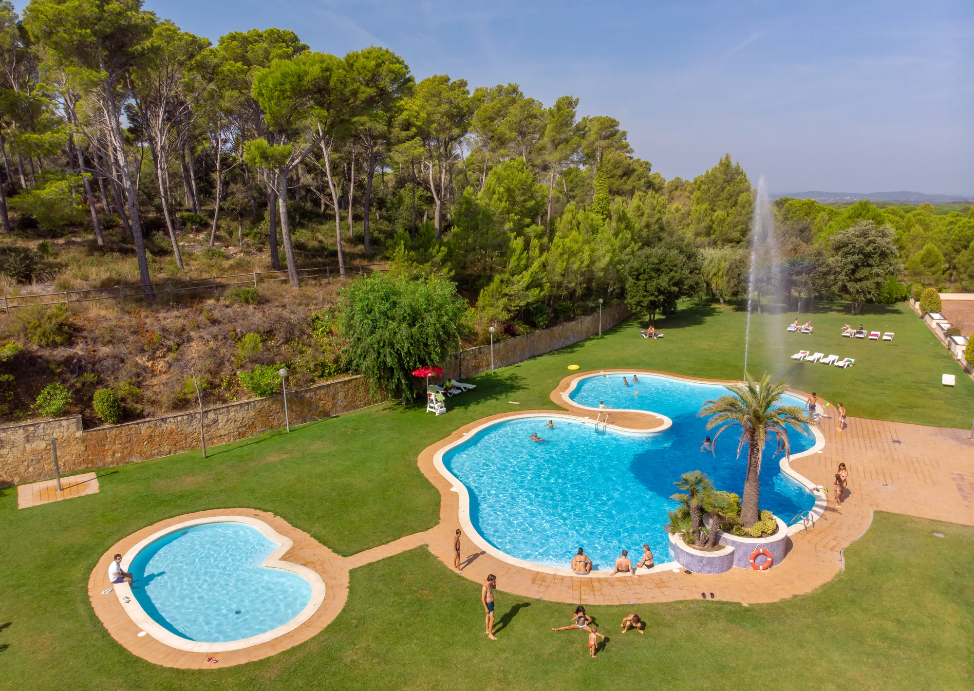 Španělská Costa Brava: příjemný hotel kousek od pláže a neomezeně bazén