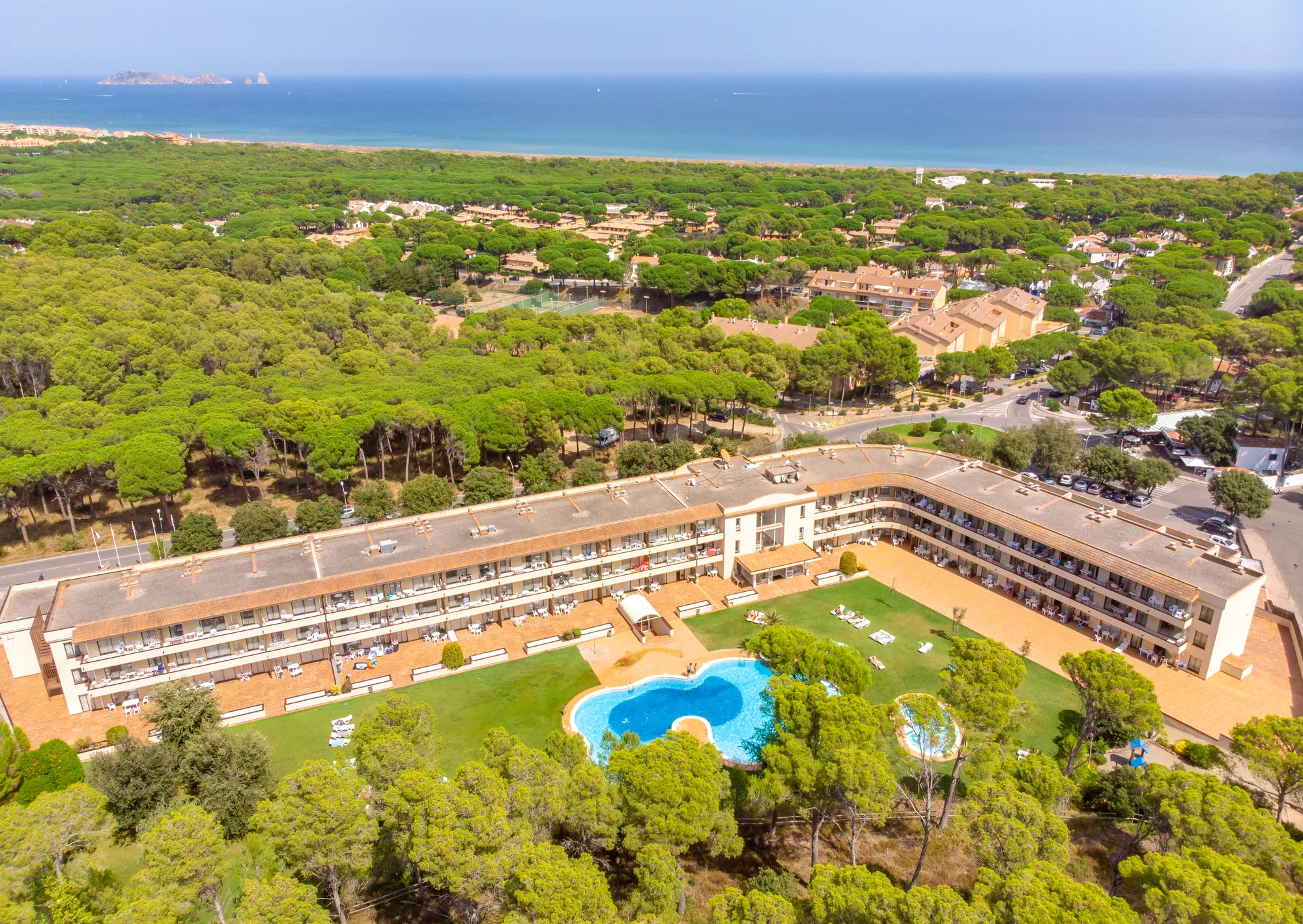 Španělská Costa Brava: příjemný hotel kousek od pláže a neomezeně bazén
