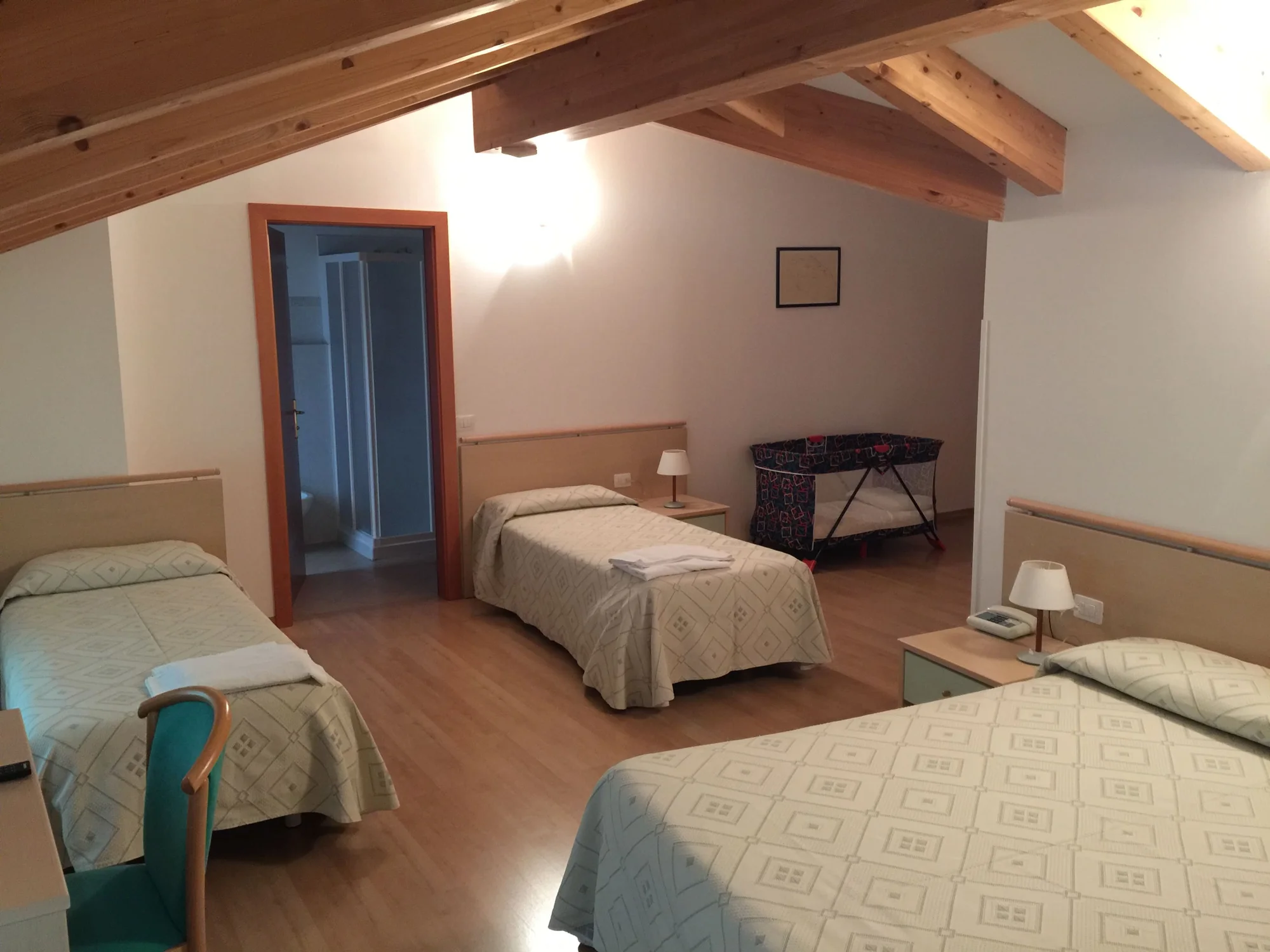 Italské termální lázně Levico: hotel s polopenzí a bazénem, degustace ve vinařství
