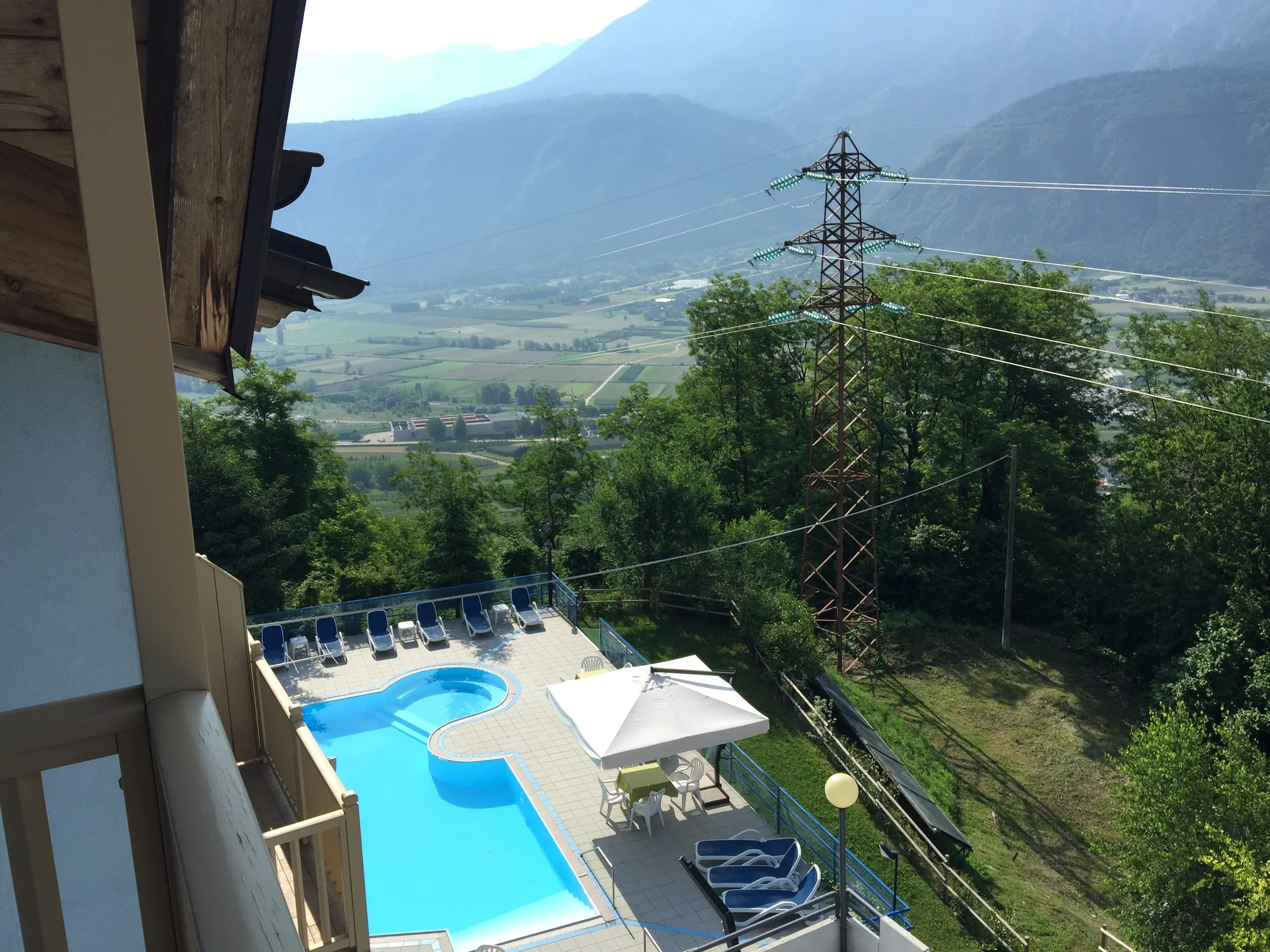Italské termální lázně Levico: hotel s polopenzí a bazénem, degustace ve vinařství