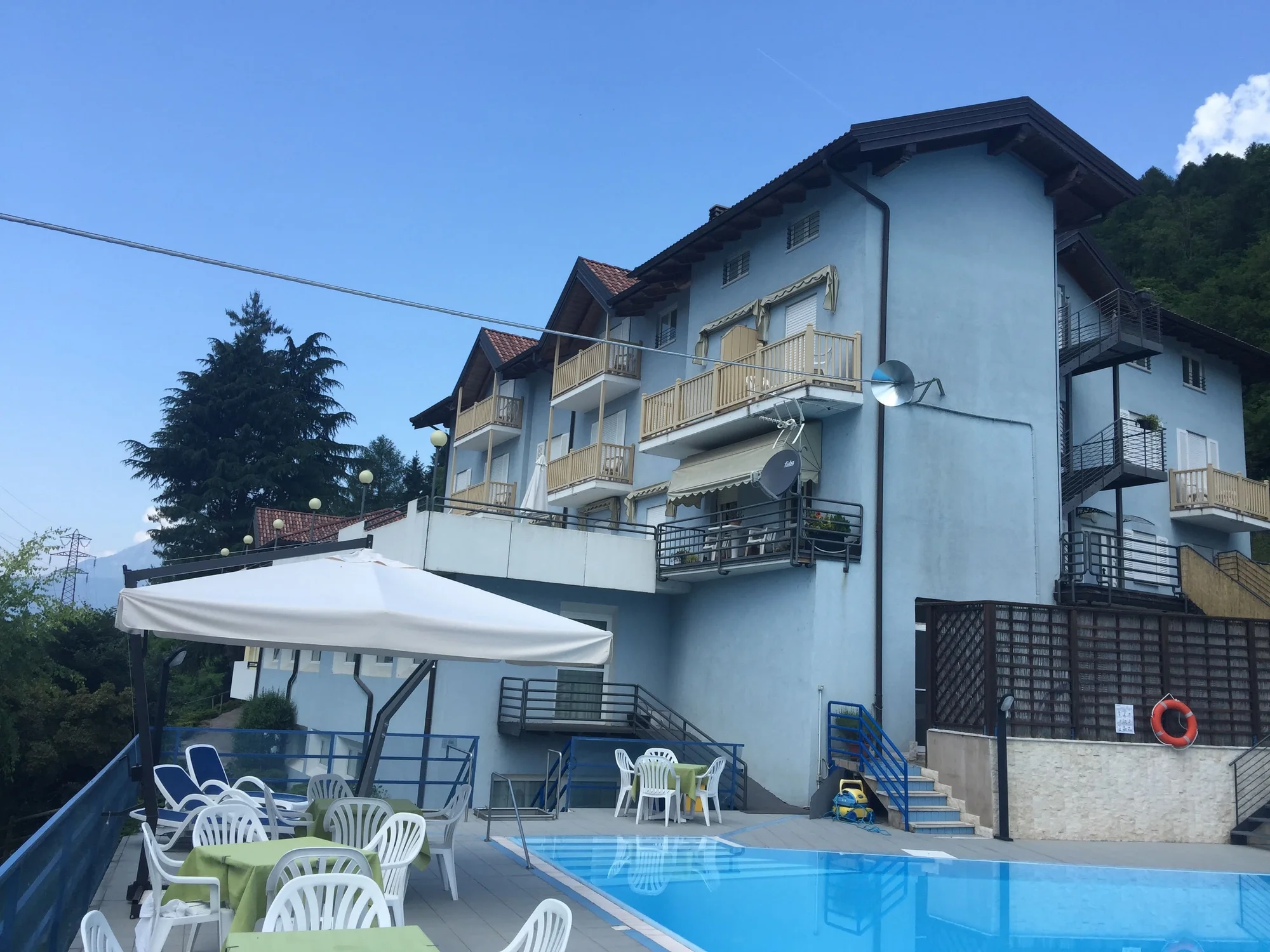 Italské termální lázně Levico: hotel s polopenzí a bazénem, degustace ve vinařství