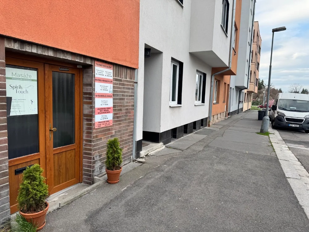 Aromaterapeutická masáž či lávové kameny: 60, 90 i 105 minut