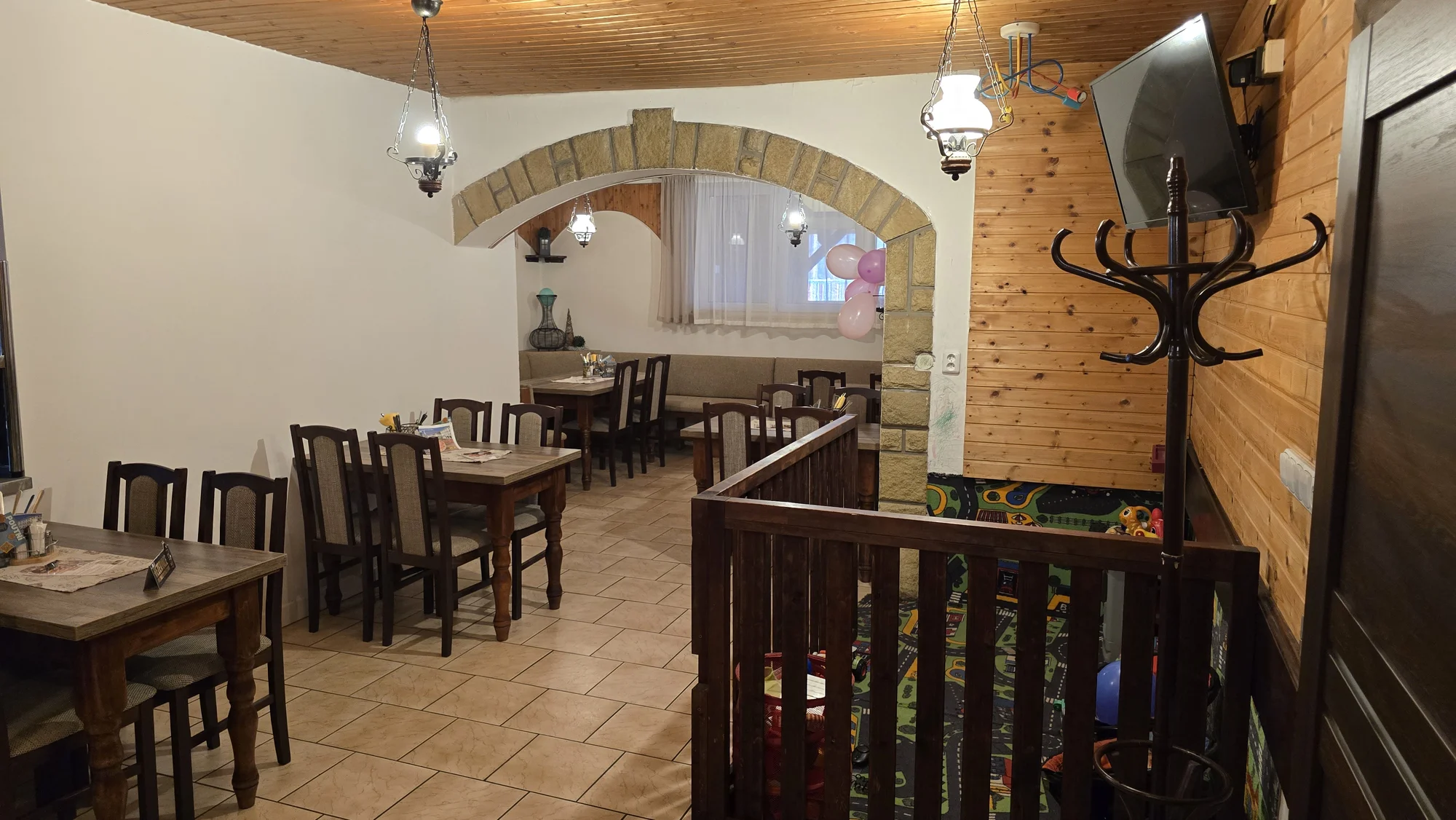Vepřové koleno pečené 36 hod. i s pivem Radegast 12° pro 1 nebo 2 osoby