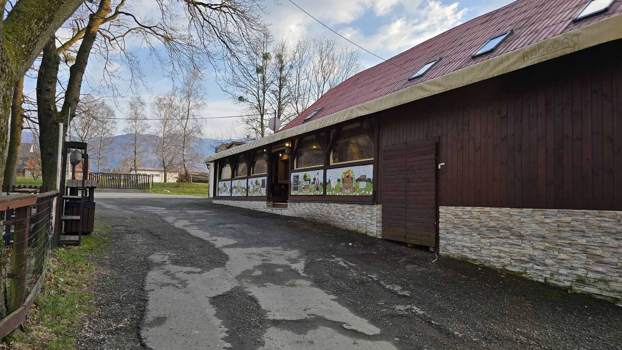 Vepřové koleno pečené 36 hod. i s pivem Radegast 12° pro 1 nebo 2 osoby