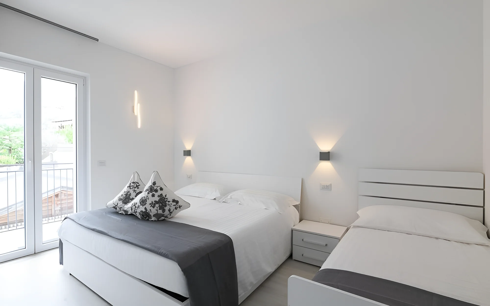 Dovolená v Itálii u jezera Lago di Garda: hotel s bazénem v olivovém háji