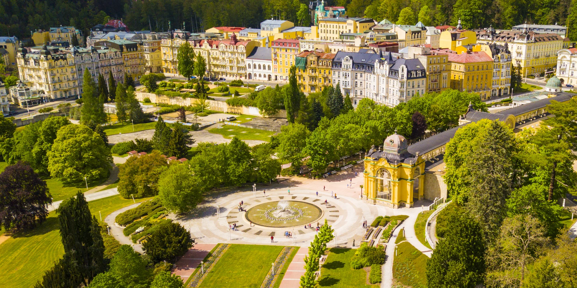 Wellness pobyt v historickém 4* hotelu v Mariánských Lázních: polopenze, až 7 procedur a bazén