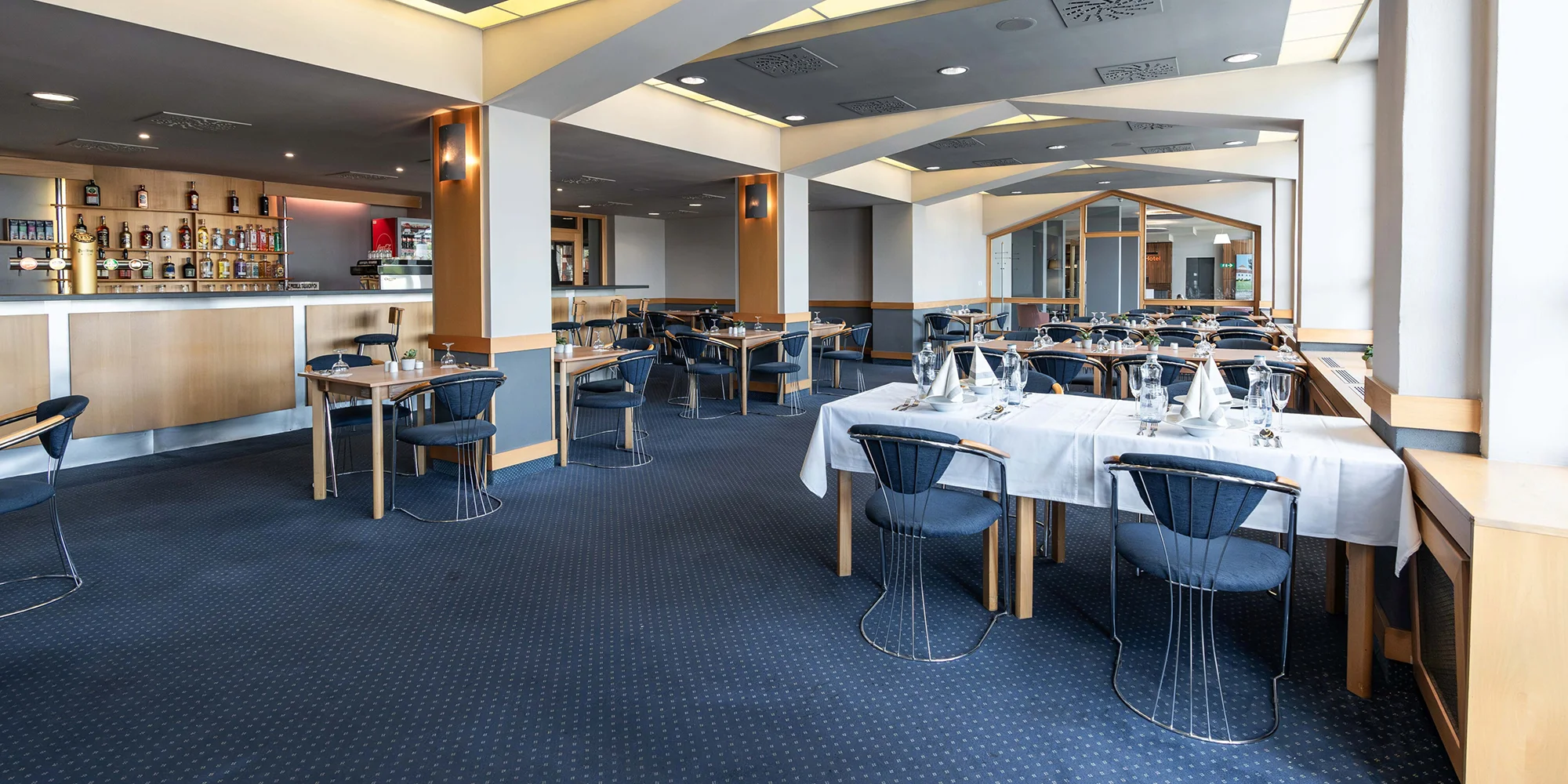 250–1 000 Kč do restaurace v novém hotelu v Olomouci s moderní kuchyní