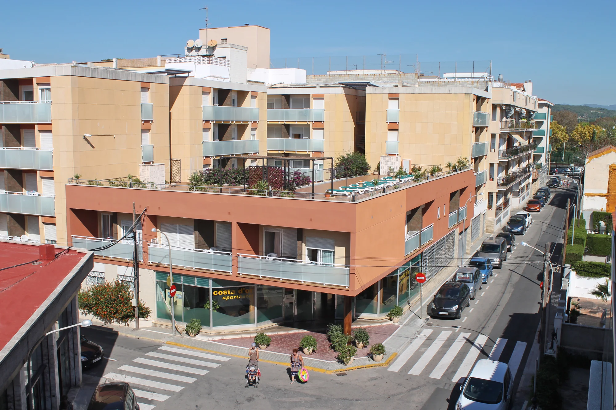 Apartmány na španělském pobřeží Costa Dorada: bazén a terasa, pláž 50 metrů