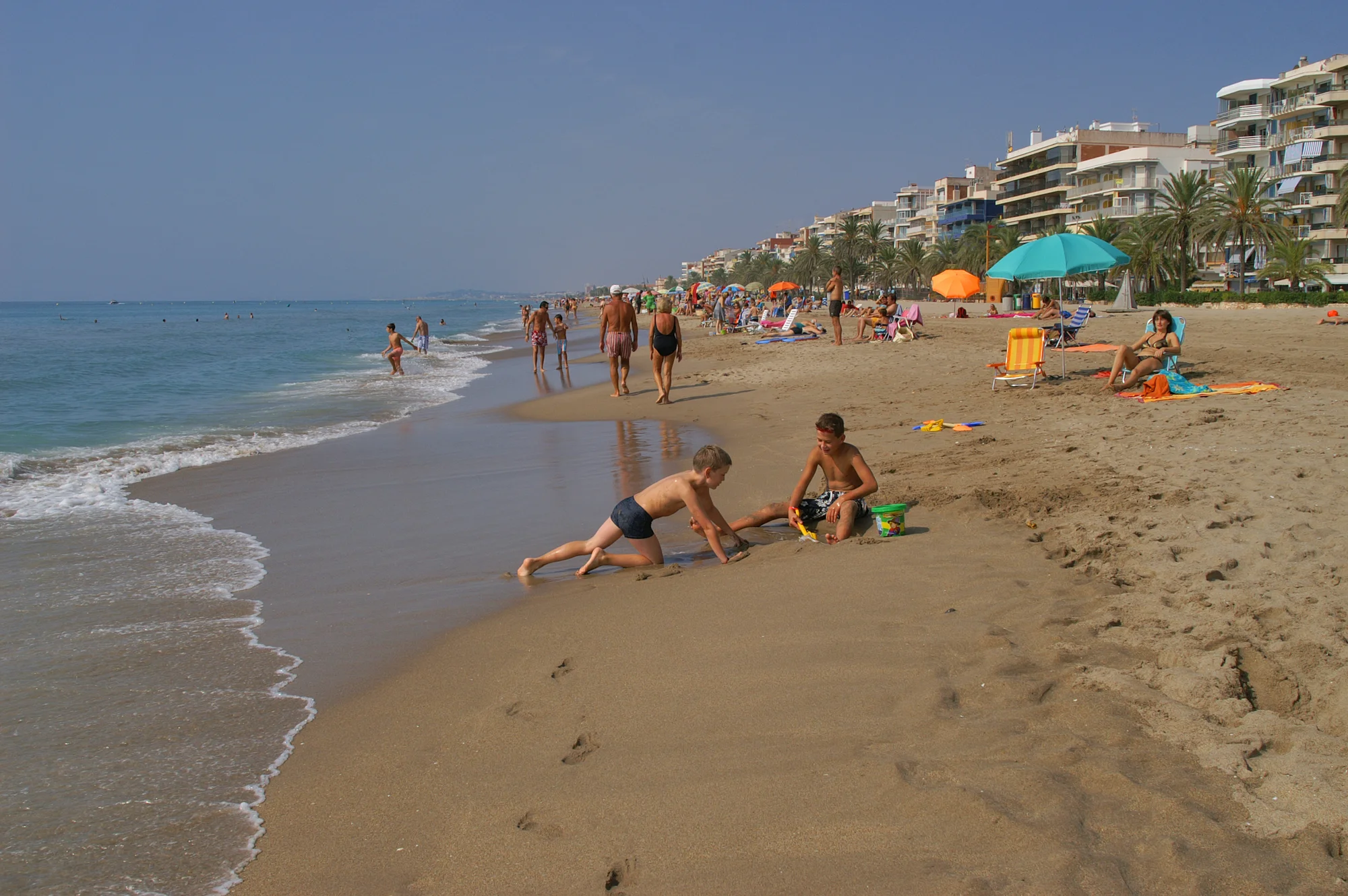 Apartmány na španělském pobřeží Costa Dorada: bazén a terasa, pláž 50 metrů