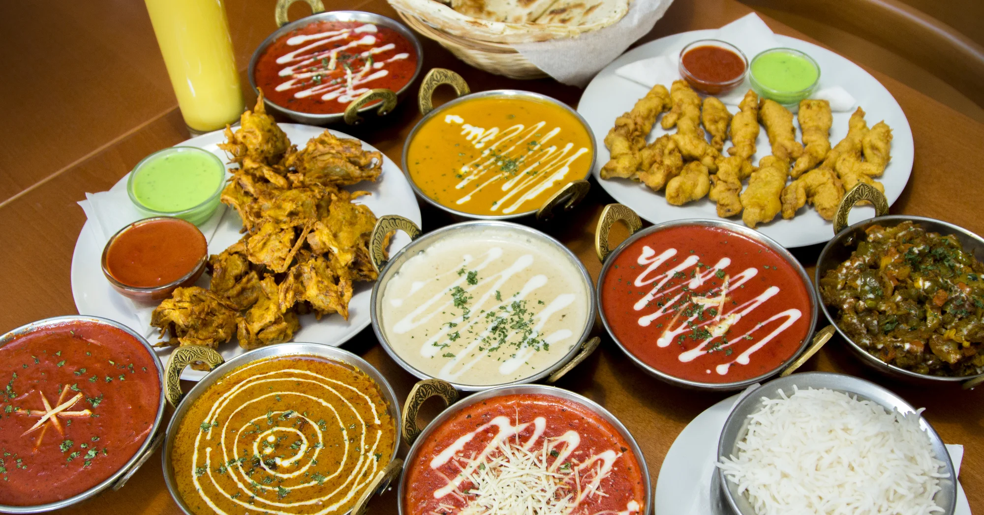 Indicko-nepálské menu pro 2-4 osoby: předkrm, hlavní chod a dezert dle výběru