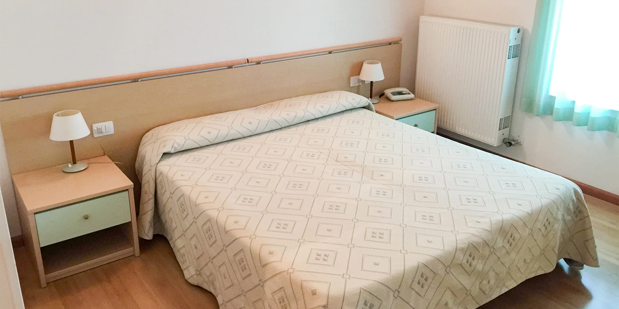 Italské termální lázně Levico: hotel s polopenzí a bazénem, degustace ve vinařství