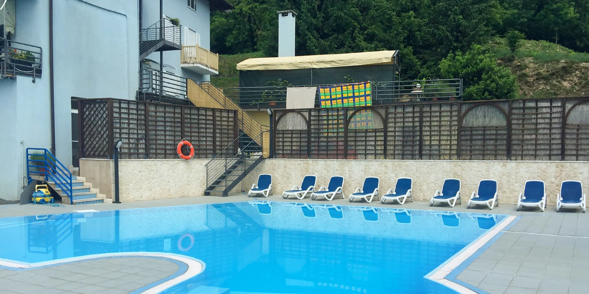 Italské termální lázně Levico: hotel s polopenzí a bazénem, degustace ve vinařství