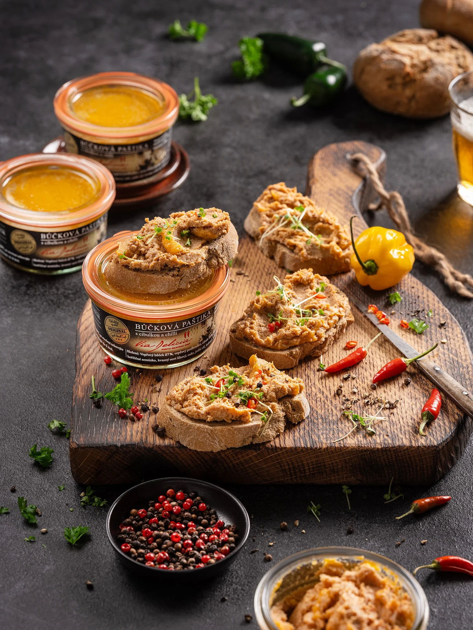 Exkurze do výrobny delikates: ochutnávka paštik, džemů jednohubky i domácí limonáda
