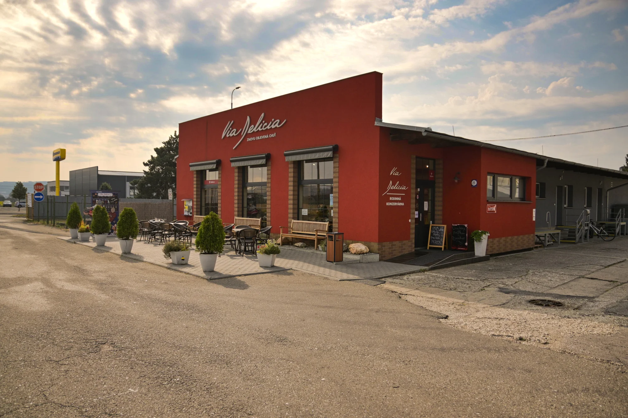 Exkurze do výrobny delikates: ochutnávka paštik, džemů jednohubky i domácí limonáda