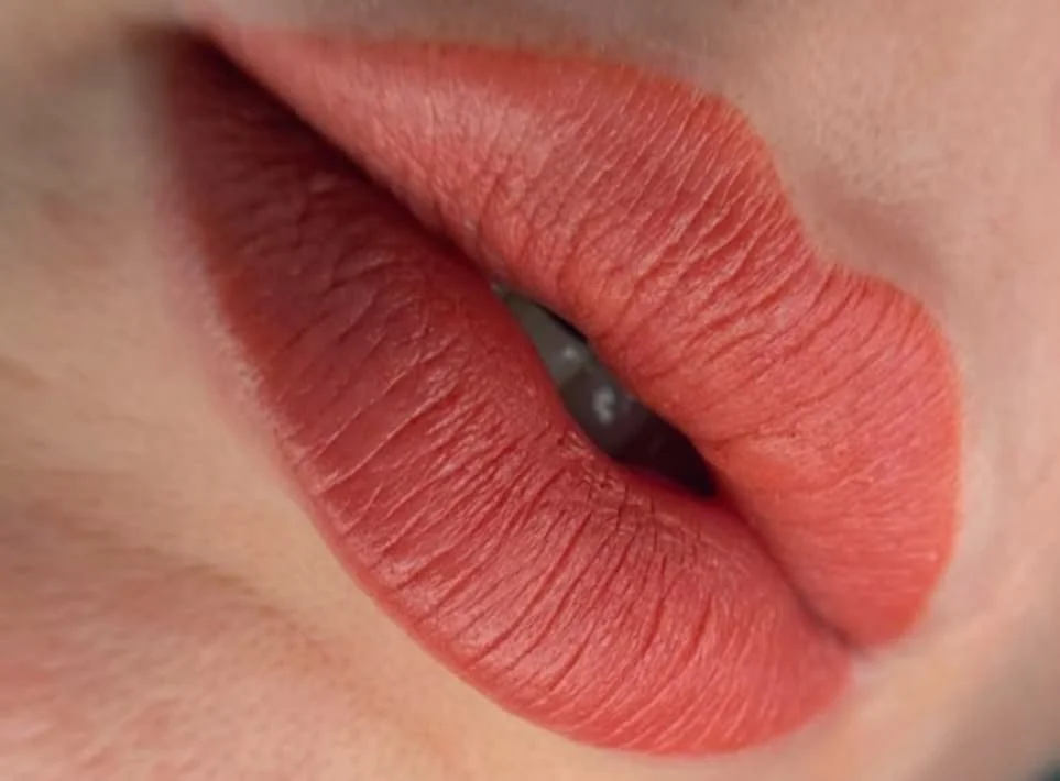 Perfektně nalíčená každý den: permanentní make-up očních linek, rtů i obočí