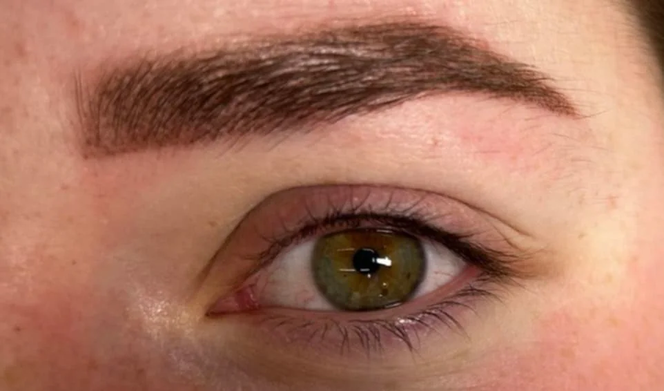 Perfektně nalíčená každý den: permanentní make-up očních linek, rtů i obočí