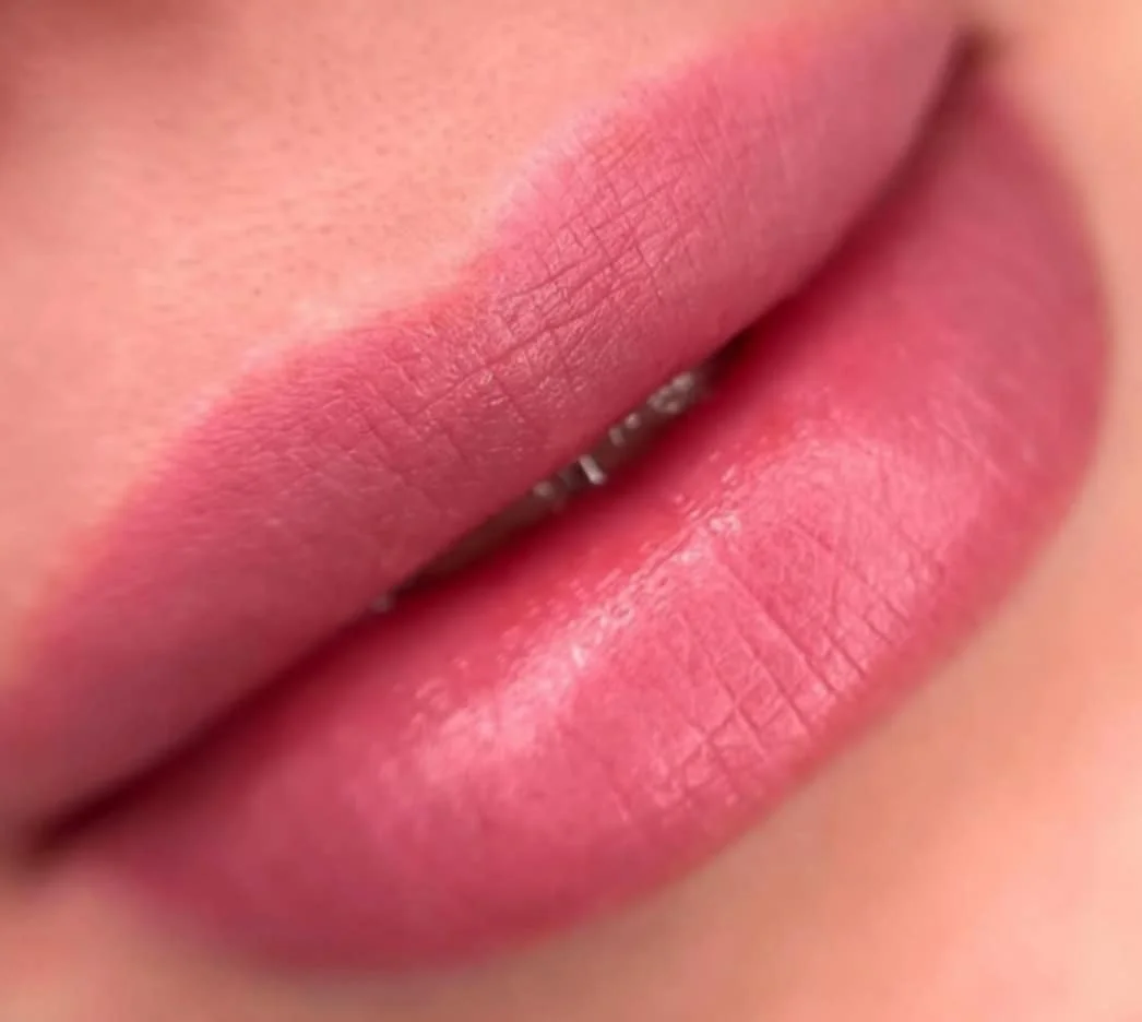 Perfektně nalíčená každý den: permanentní make-up očních linek, rtů i obočí