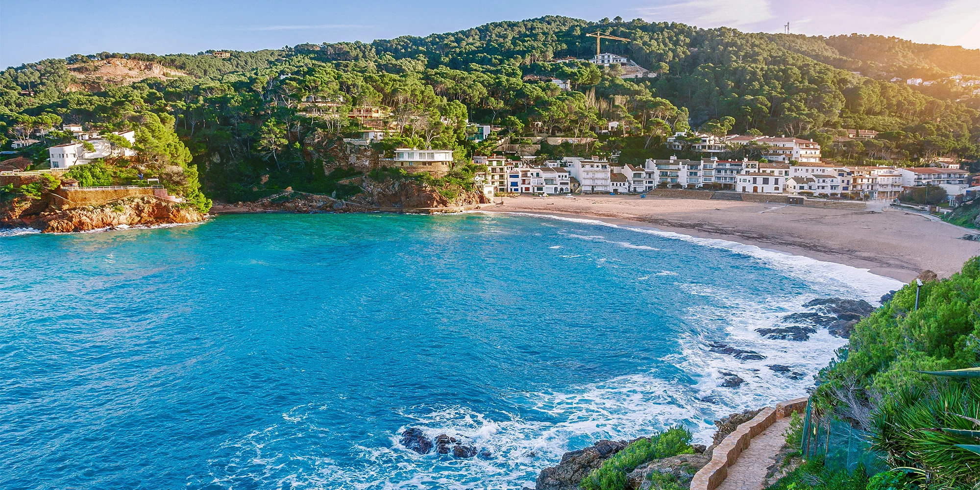Španělská Costa Brava: příjemný hotel kousek od pláže a neomezeně bazén