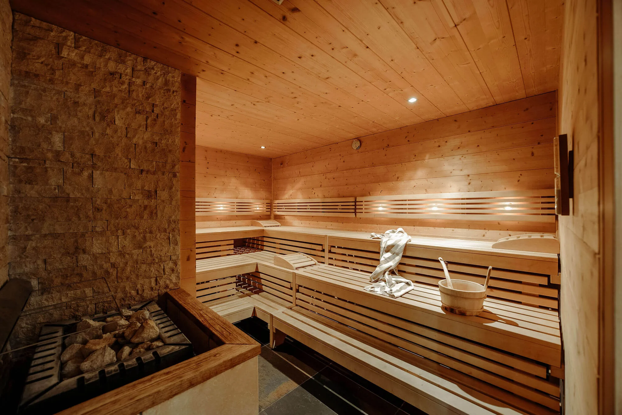 Údolí Grossarl: neomezeně wellness, polopenze s 5chodovými večeřemi, horští průvodci i alpaky
