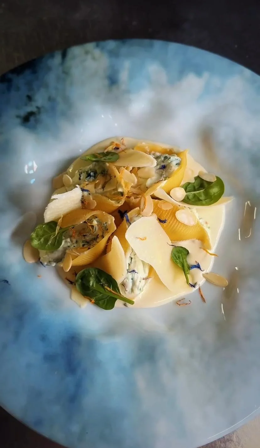 Luxusní čtyřchodové menu v Ostrově pro dva: jelení guláš, tagliatelle i Pavlova
