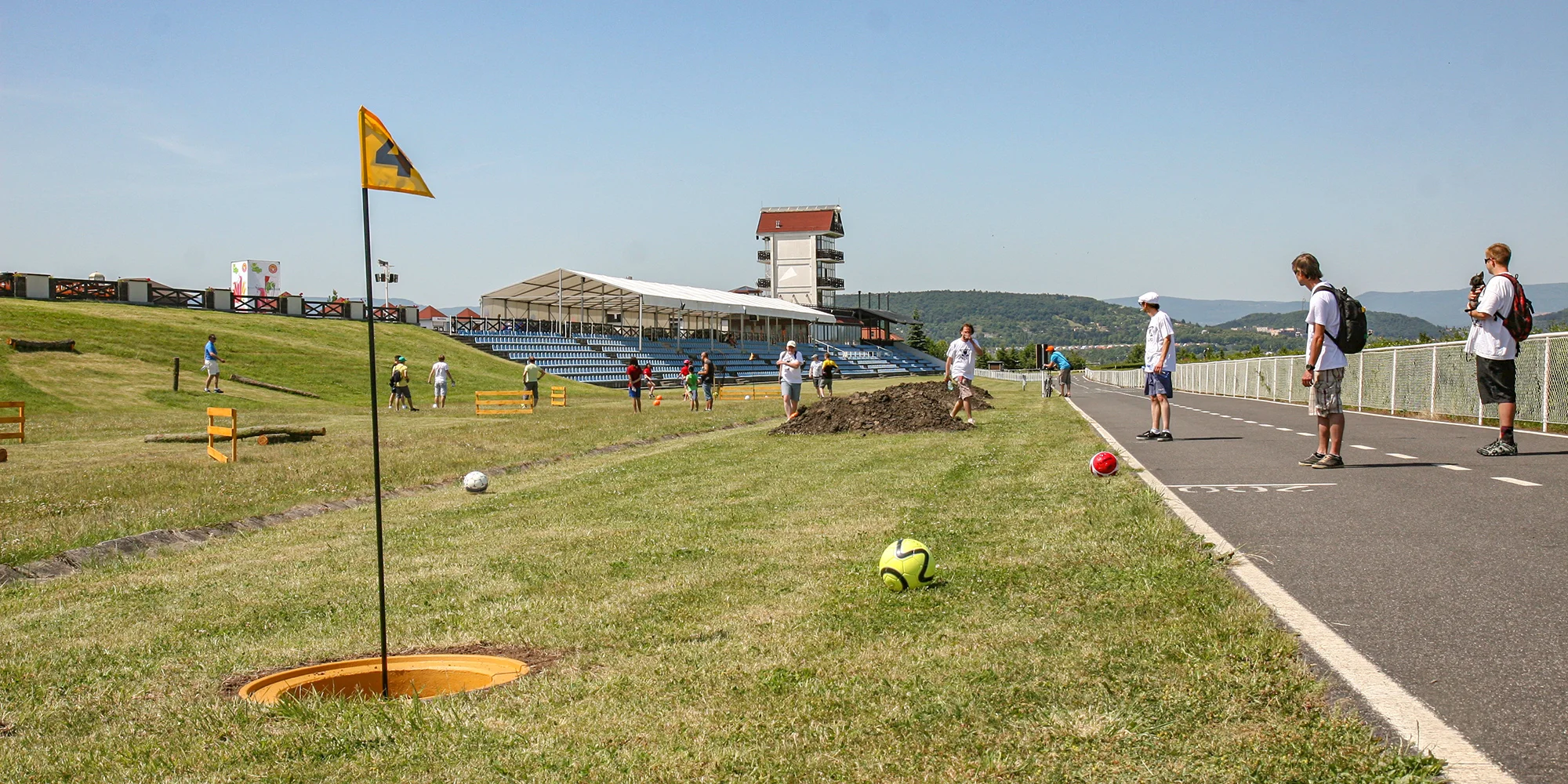 Vyzkoušejte fotbalgolf: vstupy pro děti, studenty nebo celou rodinu