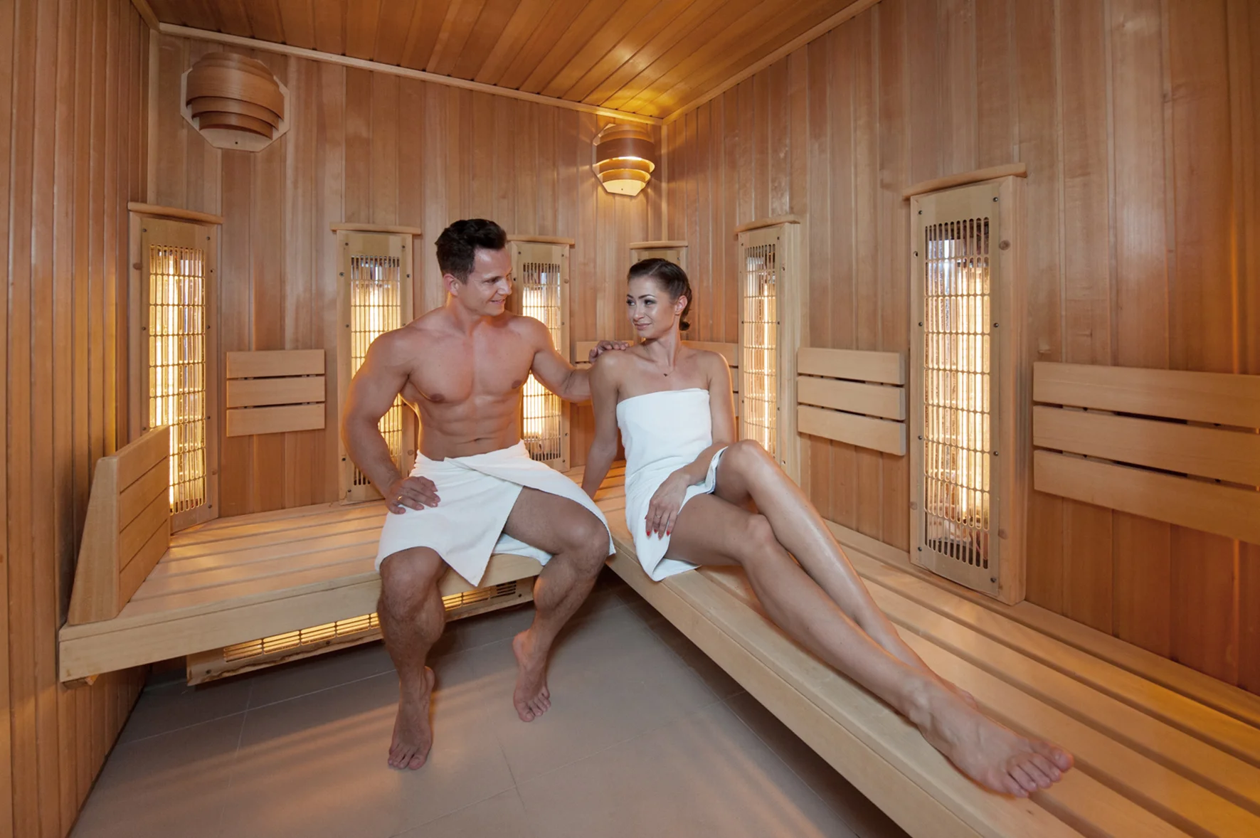 Historický hotel ve Svinoústí: elegantní interiéry, neomezený wellness a snídaně, polopenze či plná penze