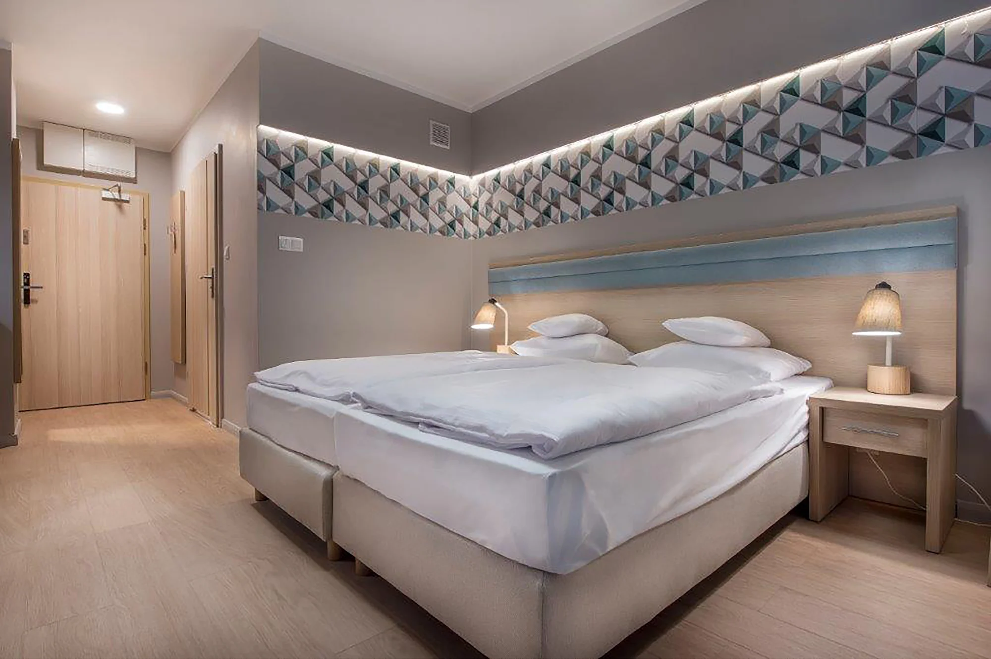 Historický hotel ve Svinoústí: elegantní interiéry, neomezený wellness a snídaně, polopenze či plná penze